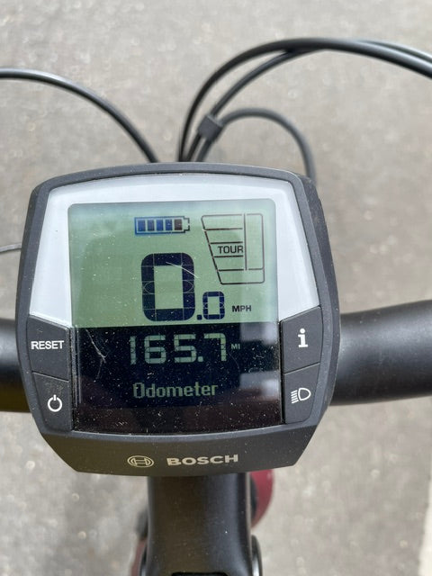 Raleigh Motus Tour Hub (2023)