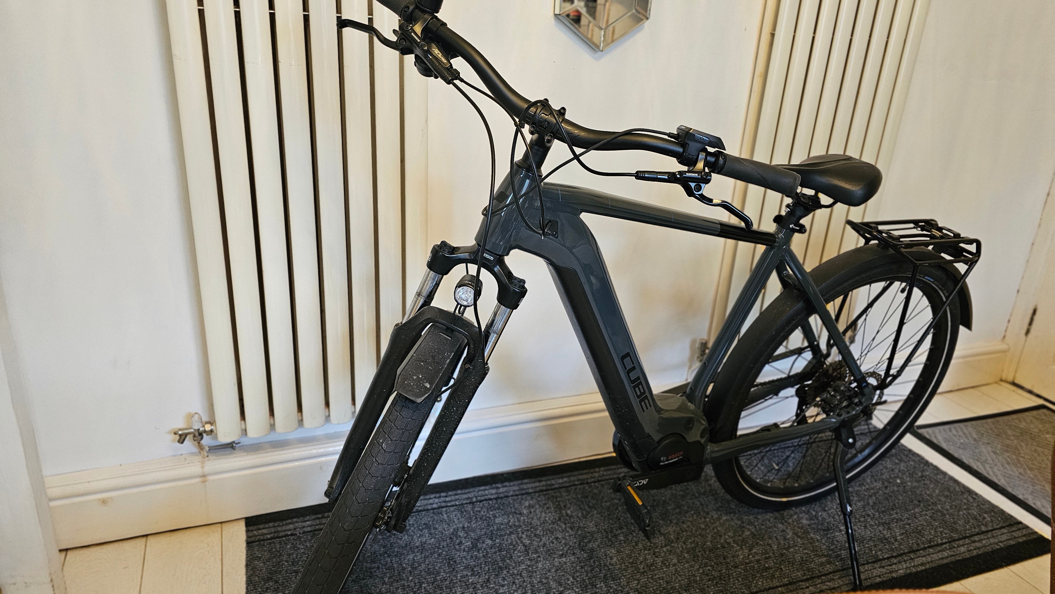 Cube Touring Hybrid One 400 (2022)