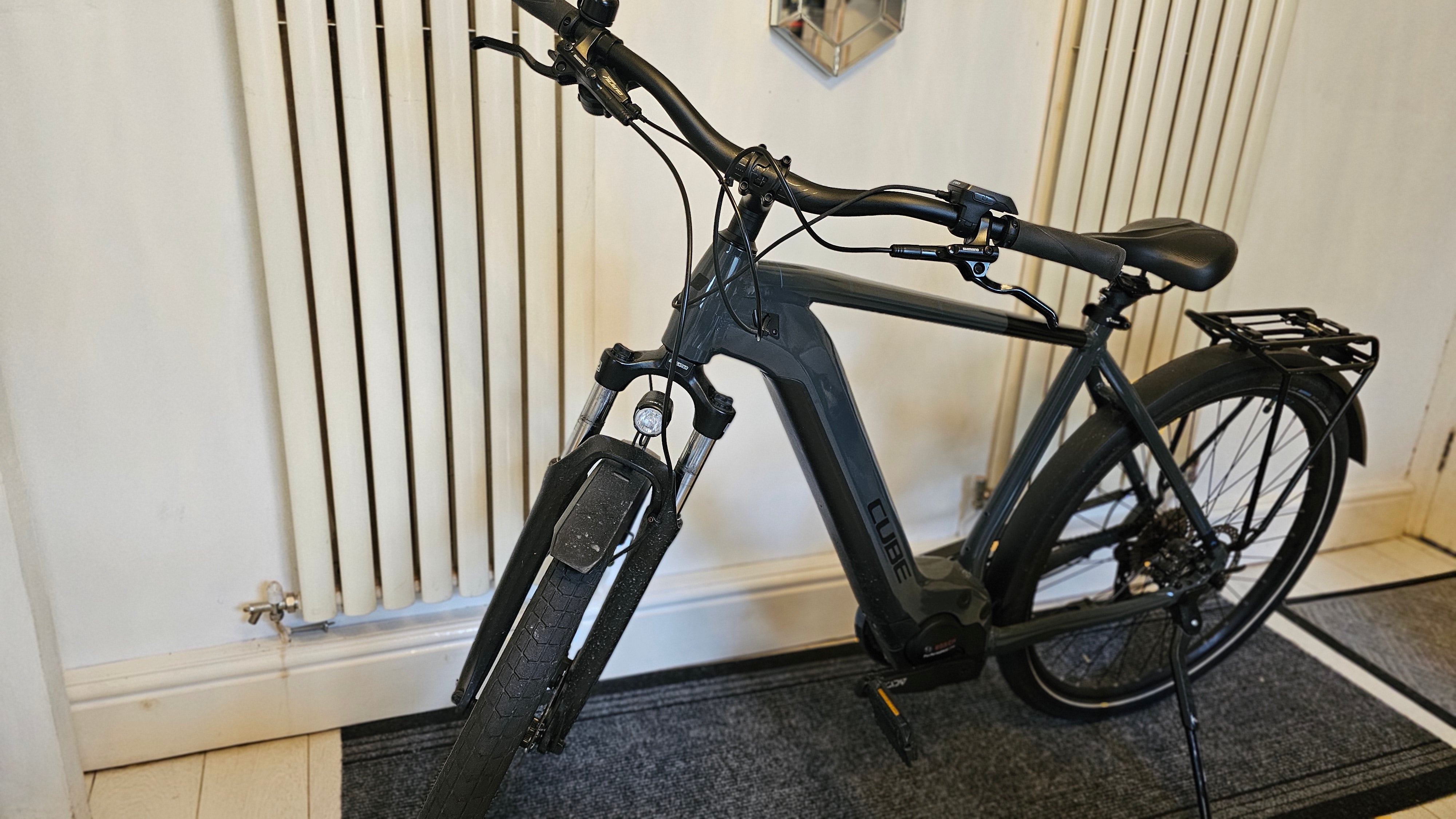 Cube Touring Hybrid One 400 (2022)