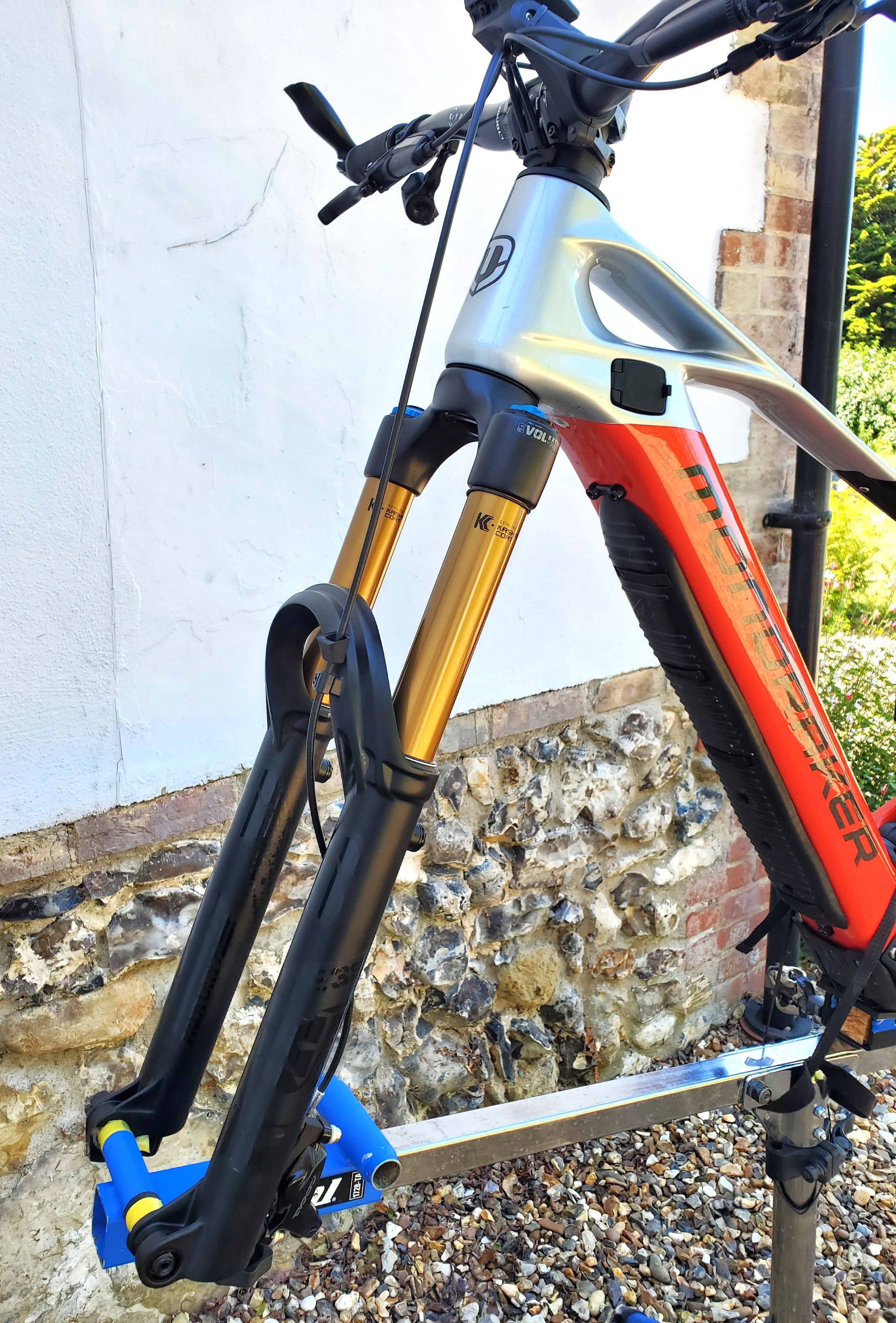 Mondraker Crafty Carbon RR (2024)