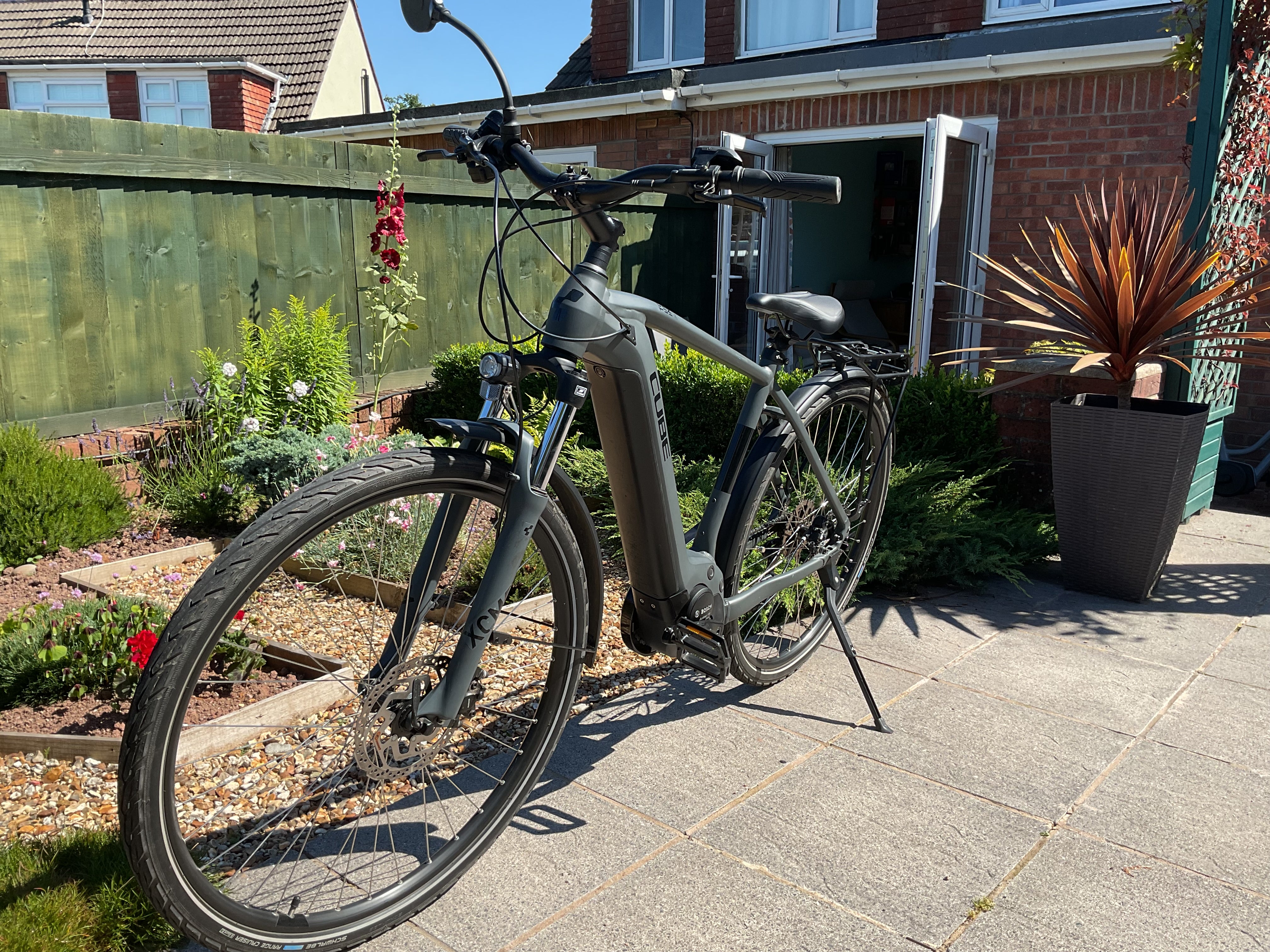 Cube Touring Hybrid One 400 (2020)