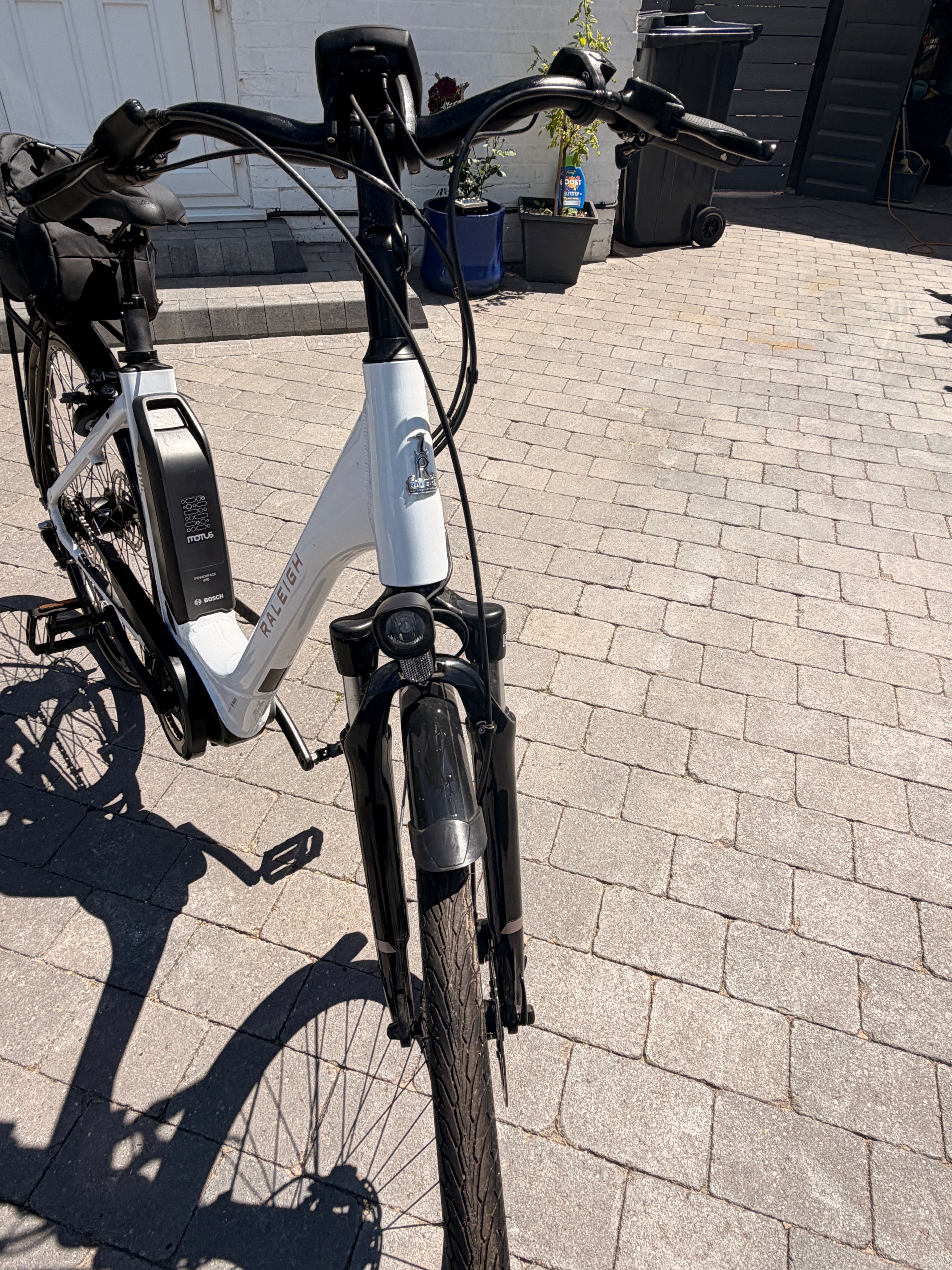 Raleigh Motus Tour Hub (2020)