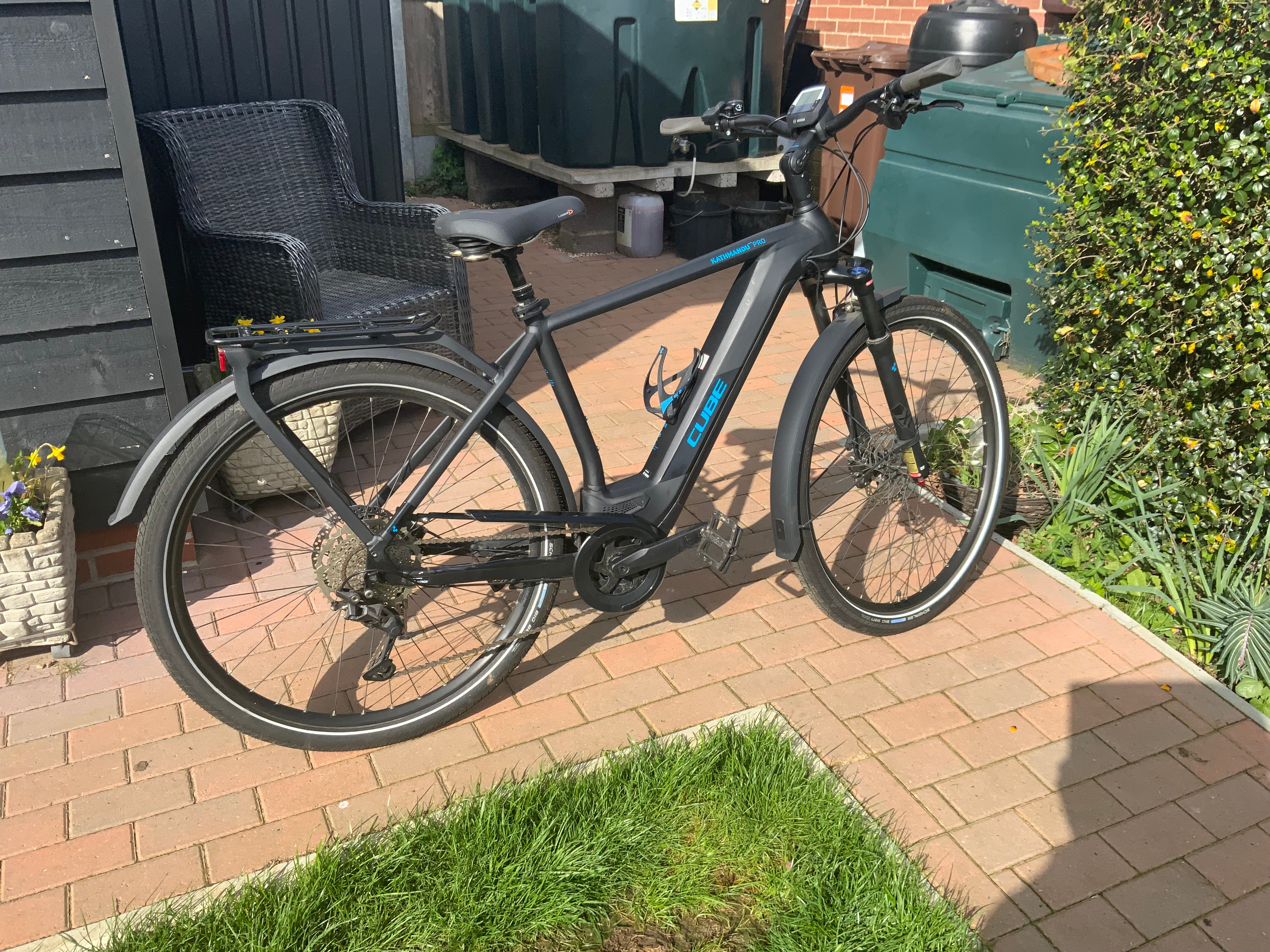 Cube Kathmandu Hybrid Pro 625 (2021)