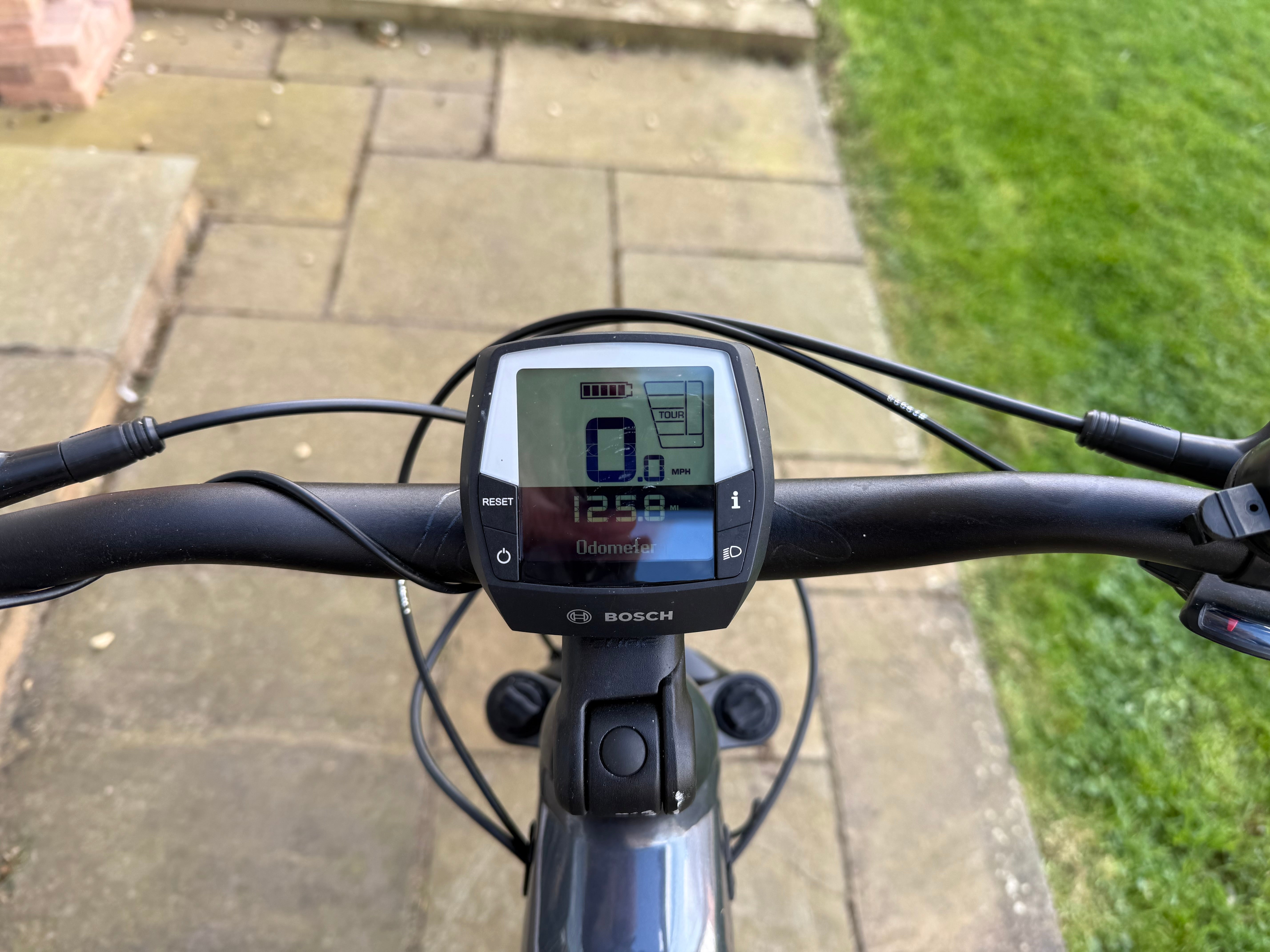 Cube Touring Hybrid Pro 625 (2022)