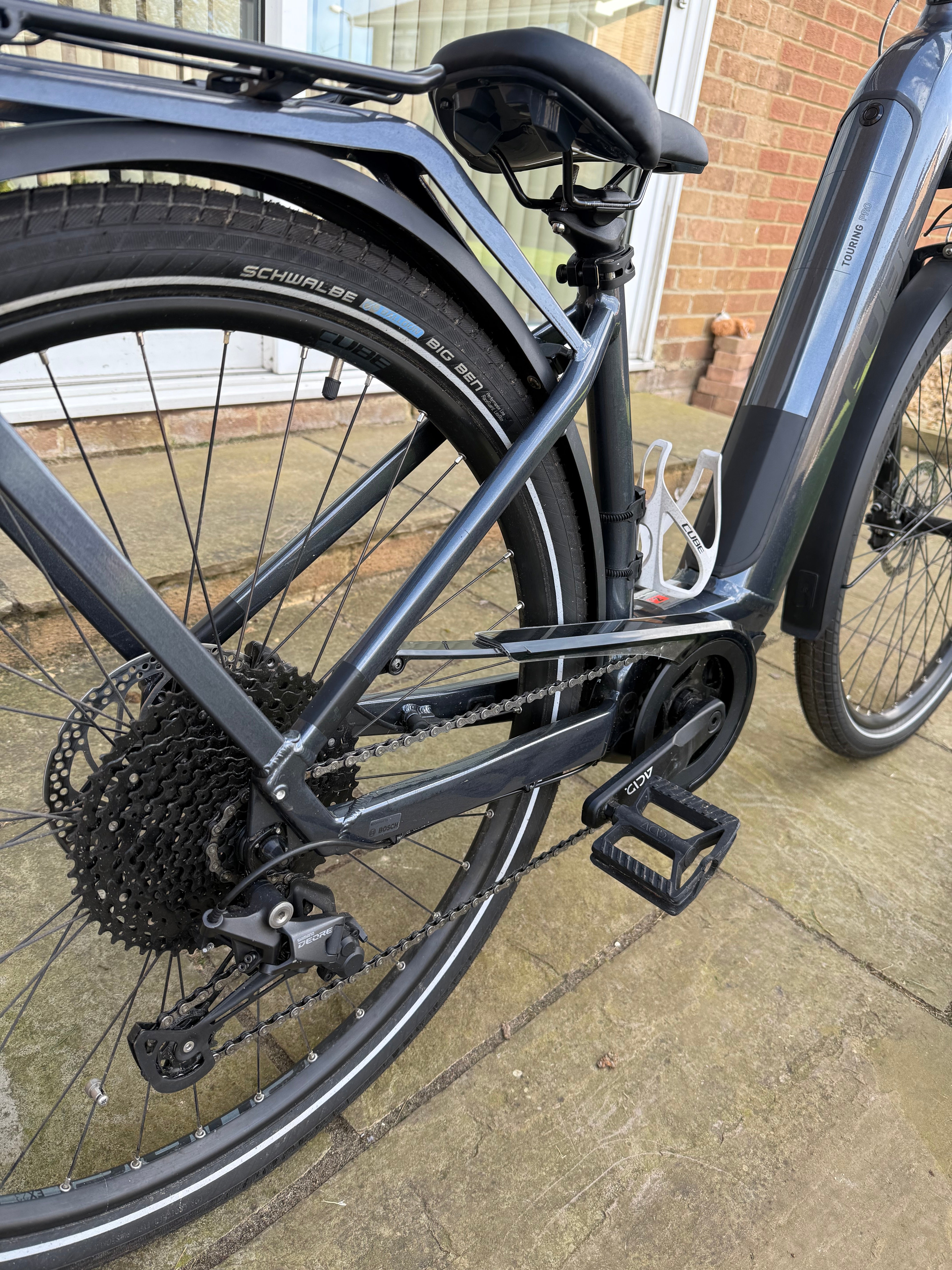 Cube Touring Hybrid Pro 625 (2022)