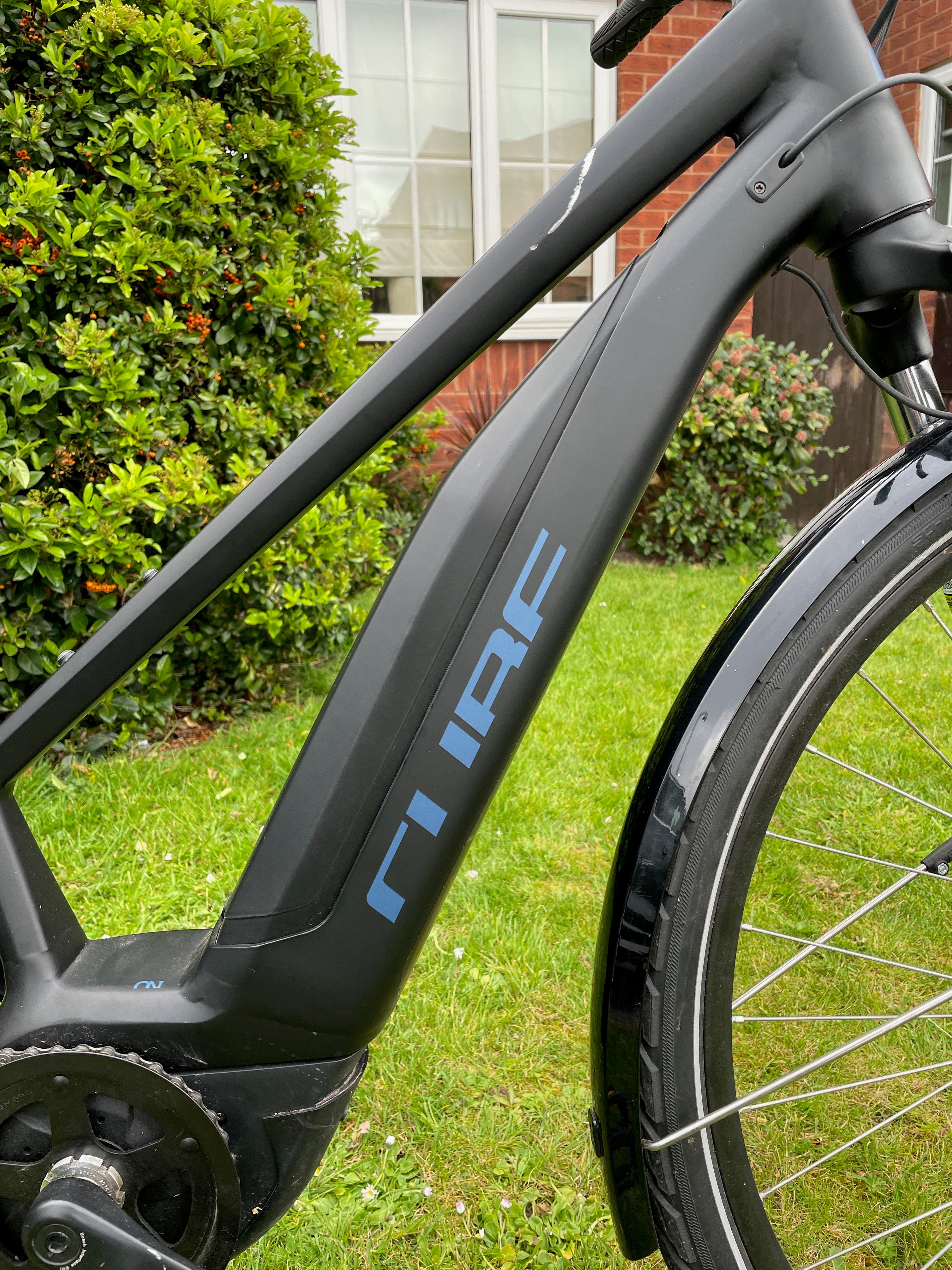 Cube Touring Hybrid One 400 (2019)
